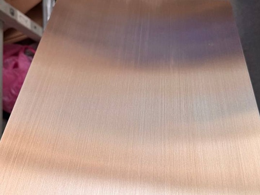 Табличка из латуни с лаковым покрытием